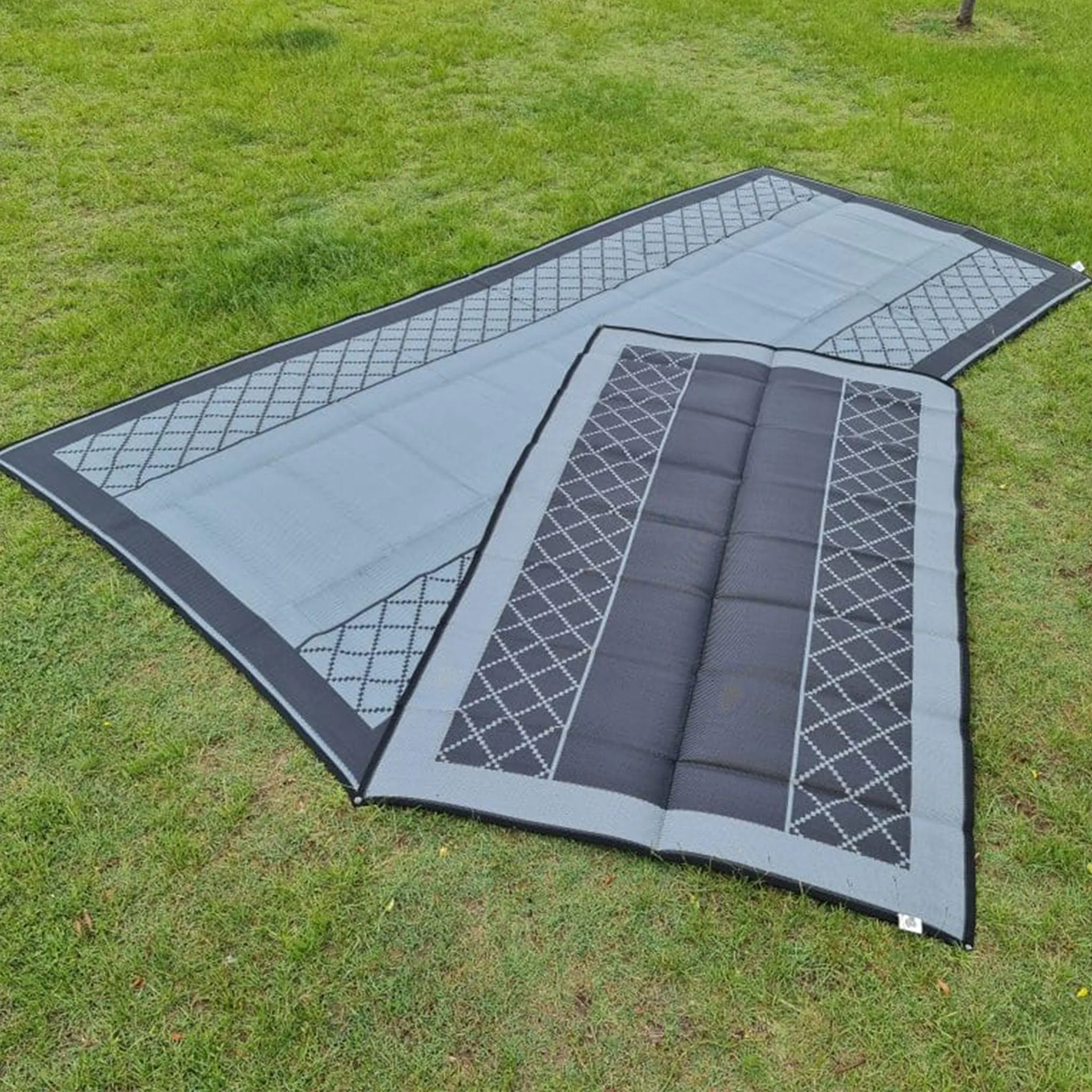 Outdoor Mat - Crisscross Plain Centre Grey/Black